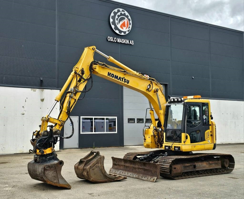Komatsu PC 138 - Minikotró: 1 kép. Komatsu PC 138 - Minikotró: 1 kép.