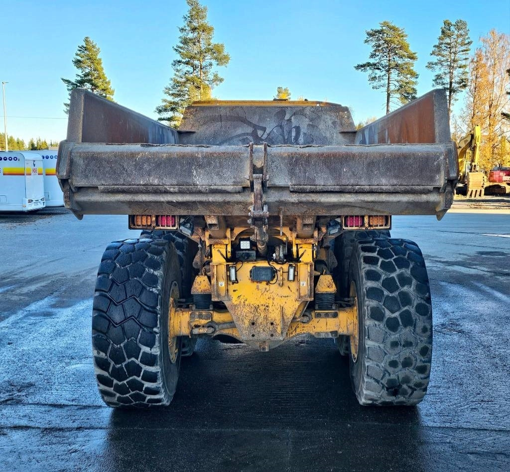 Volvo A 25 G - Csuklós dömper: 4 kép. Volvo A 25 G - Csuklós dömper: 4 kép.