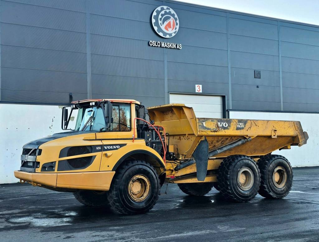 Volvo A 25 G - Csuklós dömper: 1 kép. Volvo A 25 G - Csuklós dömper: 1 kép.
