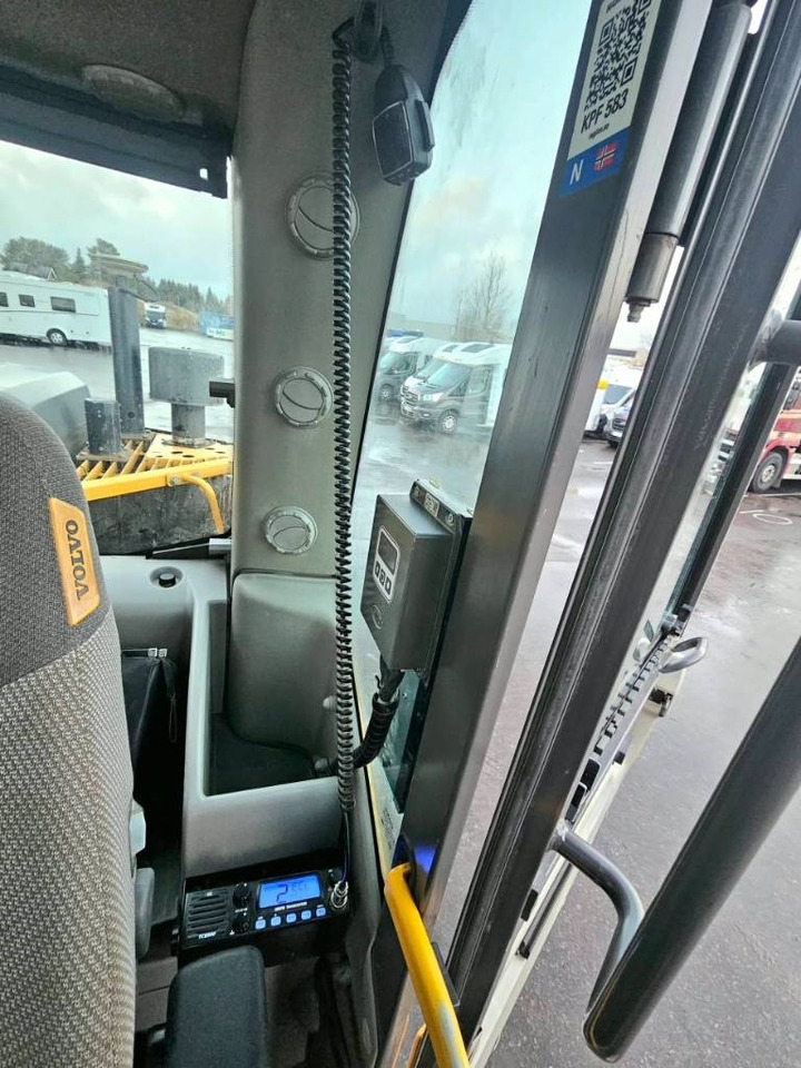 Lánctalpas kotró Volvo EC 140 DL: 32 kép.