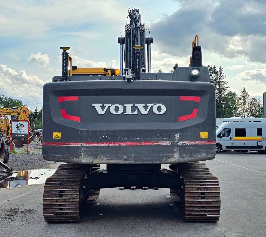 Volvo EC250 ENL - Lánctalpas kotró: 4 kép. Volvo EC250 ENL - Lánctalpas kotró: 4 kép.