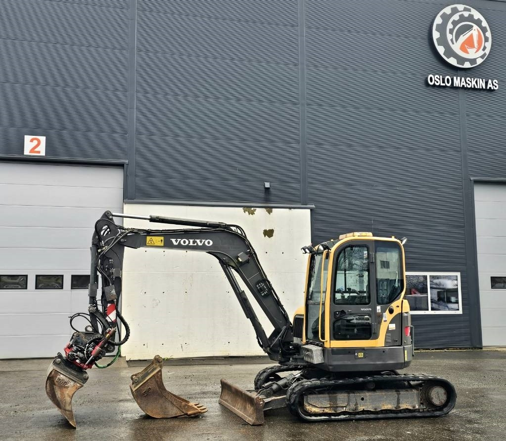 Volvo ECR 58 - Minikotró: 2 kép. Volvo ECR 58 - Minikotró: 2 kép.