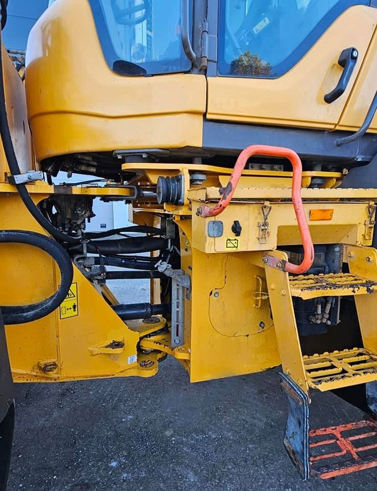 Gumikerekes homlokrakodó Volvo L 110 H: 21 kép.