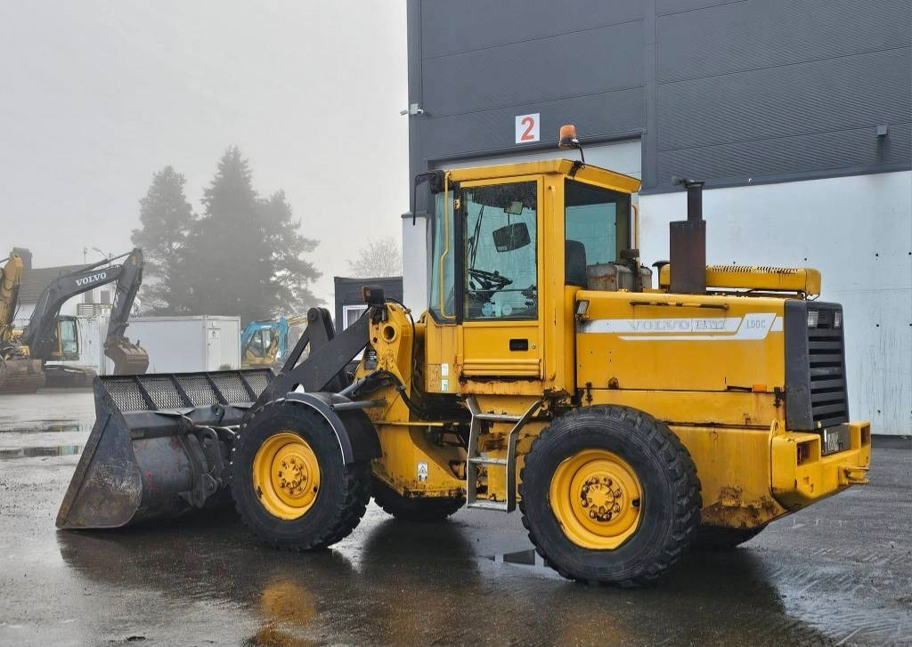 Volvo L 50 C - Gumikerekes homlokrakodó: 3 kép. Volvo L 50 C - Gumikerekes homlokrakodó: 3 kép.