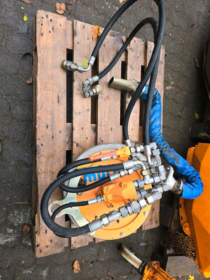 Mulag Gebläse MKM 700 Mähausleger Böschungsmäher Böschungsmulcher FME 600 700 500 MFK 500 600 unimog Mercedes-Benz - Alkatrész - Szárzúzó/ Mulcsozó: 1 kép. Mulag Gebläse MKM 700 Mähausleger Böschungsmäher Böschungsmulcher FME 600 700 500 MFK 500 600 unimog Mercedes-Benz - Alkatrész - Szárzúzó/ Mulcsozó: 1 kép.