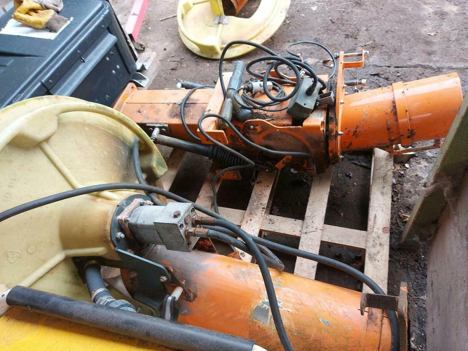 Streueinheit Streuteller Küpper Weisser Salzstreuer IMS STA - Alkatrész - Többcélú/ Speciális jármű: 2 kép. Streueinheit Streuteller Küpper Weisser Salzstreuer IMS STA - Alkatrész - Többcélú/ Speciális jármű: 2 kép.