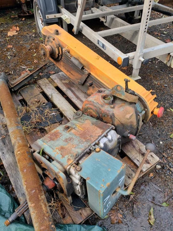 Bananengetriebe Unimog Schneefräse Getriebe Schmidt Schneeschleud - Sebességváltó - Többcélú/ Speciális jármű: 1 kép. Bananengetriebe Unimog Schneefräse Getriebe Schmidt Schneeschleud - Sebességváltó - Többcélú/ Speciális jármű: 1 kép.