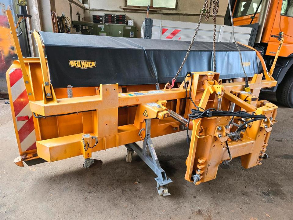 Beilhack Schneepflug PVF 34-4 Schneeschieber Schneeschild Schmidt für Unimog 405/10 405/12 UGN UGE LKW Winterdienst - Hóeke: 1 kép. Beilhack Schneepflug PVF 34-4 Schneeschieber Schneeschild Schmidt für Unimog 405/10 405/12 UGN UGE LKW Winterdienst - Hóeke: 1 kép.