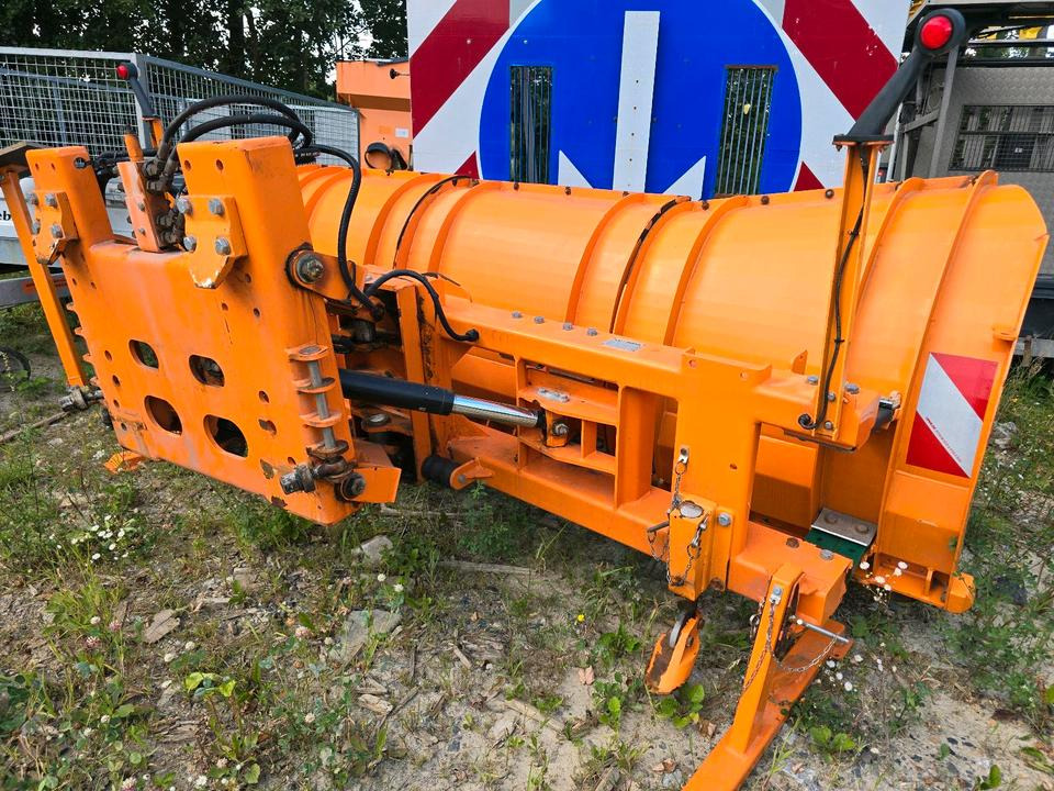Bucher Schneepflug Ramox 300 NGR Schneeschieber Schneeschild Winterdienst Räumschild passend für Unimog 405/10 405/12 UGE UGN U300 U 300 400 500 - Hóeke: 1 kép. Bucher Schneepflug Ramox 300 NGR Schneeschieber Schneeschild Winterdienst Räumschild passend für Unimog 405/10 405/12 UGE UGN U300 U 300 400 500 - Hóeke: 1 kép.