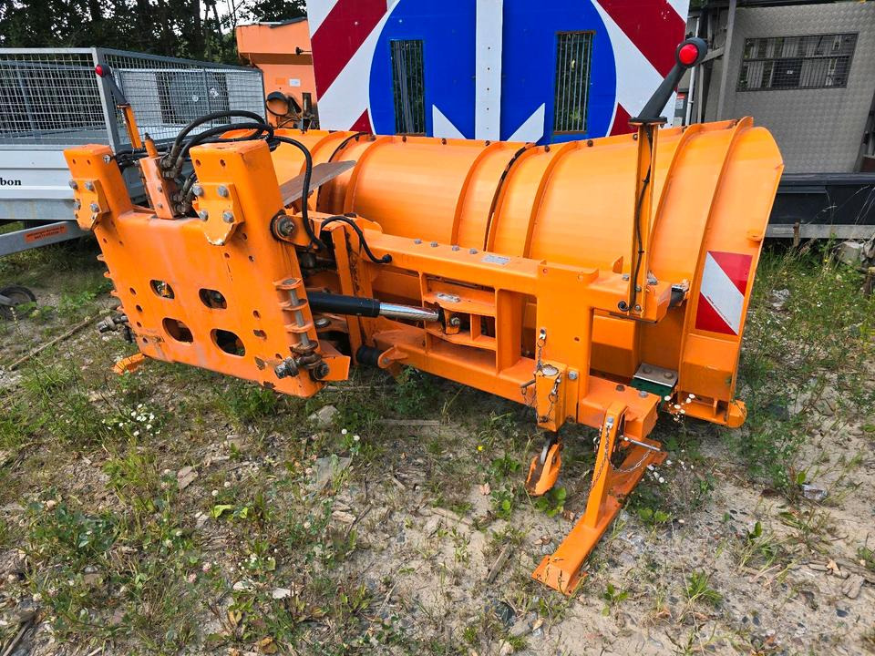 Bucher Schneepflug Ramox 300 NGR Schneeschieber Schneeschild Winterdienst Räumschild passend für Unimog 405/10 405/12 UGE UGN U300 U 300 400 500 - Hóeke: 4 kép. Bucher Schneepflug Ramox 300 NGR Schneeschieber Schneeschild Winterdienst Räumschild passend für Unimog 405/10 405/12 UGE UGN U300 U 300 400 500 - Hóeke: 4 kép.