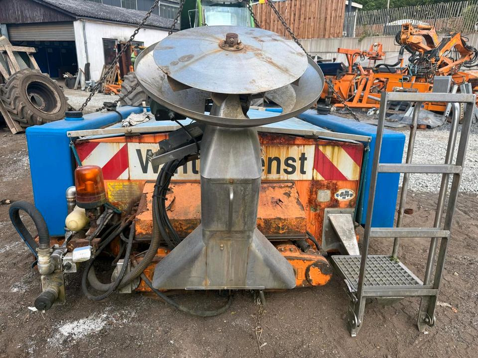 Gmeiner STA 2500 C Salzstreuer für Unimog UGN UGE 424 427 405 U300 U 300 400 500 MERCEDES-BENZ 218 219 318 323 423 427 327 430 429 430 435 Salzsilo Streuautomat Winterdienst - Homok-/ Sószóró: 2 kép. Gmeiner STA 2500 C Salzstreuer für Unimog UGN UGE 424 427 405 U300 U 300 400 500 MERCEDES-BENZ 218 219 318 323 423 427 327 430 429 430 435 Salzsilo Streuautomat Winterdienst - Homok-/ Sószóró: 2 kép.