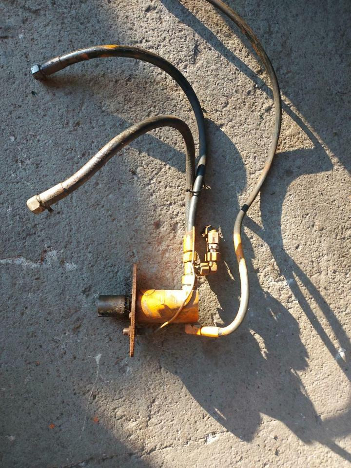 Hydraulikmotor Schmidt DST SST Salzstreuer Winterdienst Unimog - Hidraulikus motor - Többcélú/ Speciális jármű: 1 kép. Hydraulikmotor Schmidt DST SST Salzstreuer Winterdienst Unimog - Hidraulikus motor - Többcélú/ Speciális jármű: 1 kép.