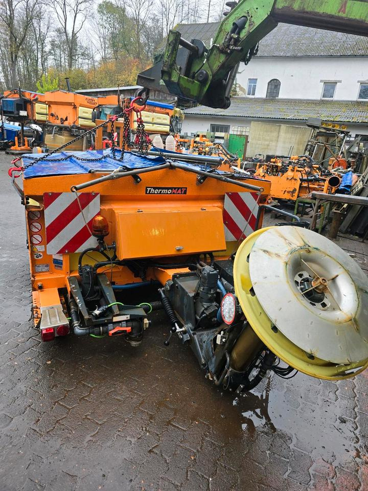 Küpper-Weisser IMSSM F20020HFA Salzstreuer Salzsilo Streuautomat Winterdienst Unimog 405 U300 U 400 500 530 527 423 427 318 218 ThermoMat Schmidt Stratos Mulag Parkrahmen - Homok-/ Sószóró: 4 kép. Küpper-Weisser IMSSM F20020HFA Salzstreuer Salzsilo Streuautomat Winterdienst Unimog 405 U300 U 400 500 530 527 423 427 318 218 ThermoMat Schmidt Stratos Mulag Parkrahmen - Homok-/ Sószóró: 4 kép.
