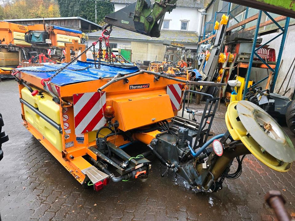 Küpper-Weisser IMSSM F20020HFA Salzstreuer Salzsilo Streuautomat Winterdienst Unimog 405 U300 U 400 500 530 527 423 427 318 218 ThermoMat Schmidt Stratos Mulag Parkrahmen - Homok-/ Sószóró: 5 kép. Küpper-Weisser IMSSM F20020HFA Salzstreuer Salzsilo Streuautomat Winterdienst Unimog 405 U300 U 400 500 530 527 423 427 318 218 ThermoMat Schmidt Stratos Mulag Parkrahmen - Homok-/ Sószóró: 5 kép.