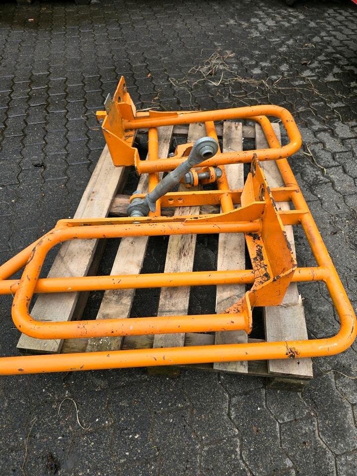 Mulag Seitenanfahrschutz Lampenbügel für Unimog U 300 400 500 UGE UGN 405/12 405/10 Böschungsmäher Böschungsmulcher MHU 800 ME 700 Stoßstange Lampenschutzbügel - Karosszéria és külső - Többcélú/ Speciális jármű: 5 kép. Mulag Seitenanfahrschutz Lampenbügel für Unimog U 300 400 500 UGE UGN 405/12 405/10 Böschungsmäher Böschungsmulcher MHU 800 ME 700 Stoßstange Lampenschutzbügel - Karosszéria és külső - Többcélú/ Speciális jármű: 5 kép.