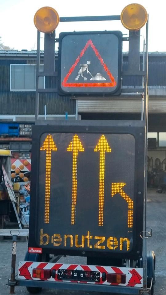 Építőipari berendezések, Pótkocsi Nissen VLT LED Verkehrsleittafel Verkehrsleitanhänger Verkehrssicherungsanhänger Leitanhänger Leittafel Baustellenabsicherung RSA21: 8 kép. Építőipari berendezések, Pótkocsi Nissen VLT LED Verkehrsleittafel Verkehrsleitanhänger Verkehrssicherungsanhänger Leitanhänger Leittafel Baustellenabsicherung RSA21: 8 kép.