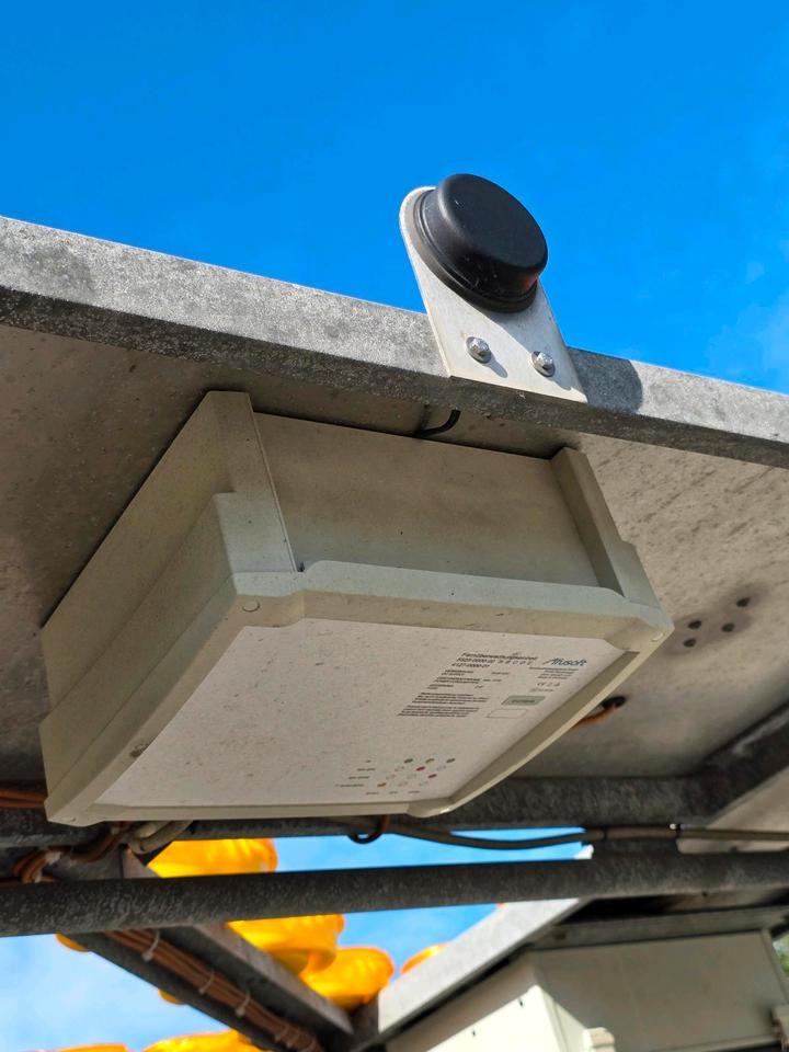 Nissen LED Absperrtafel DORA GPS FAT VZ-616 Fahrbare Absperrtafel Sperrwand Verkehrsleittafel Verkehrssicherungsanhänger Verkehrsleitanhänger Trebbiner Horizont - Pótkocsi: 5 kép. Nissen LED Absperrtafel DORA GPS FAT VZ-616 Fahrbare Absperrtafel Sperrwand Verkehrsleittafel Verkehrssicherungsanhänger Verkehrsleitanhänger Trebbiner Horizont - Pótkocsi: 5 kép.