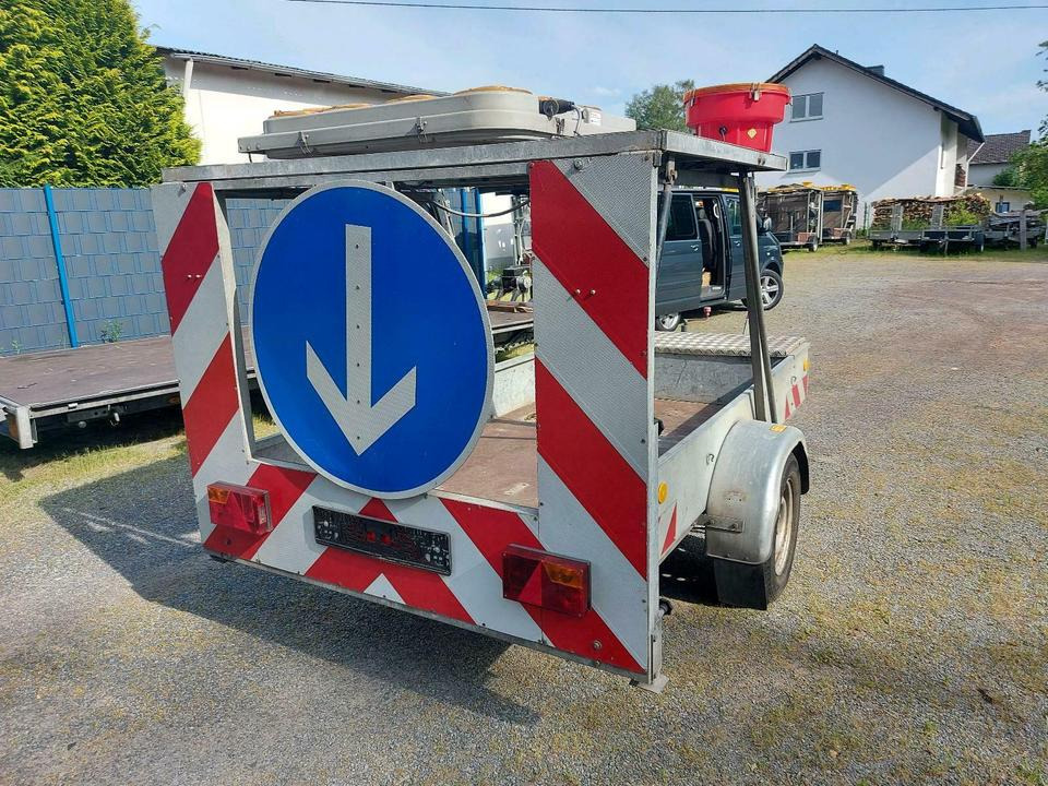 Trebbiner Absperrtafel Sperrwand Vz616 Nissen Horizont vz615 - Pótkocsi: 4 kép. Trebbiner Absperrtafel Sperrwand Vz616 Nissen Horizont vz615 - Pótkocsi: 4 kép.
