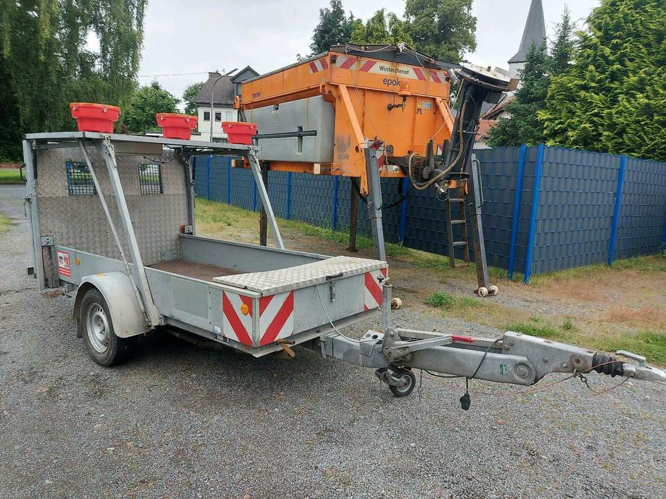 Trebbiner Absperrtafel vz615 616 Sperrwand Leitanhänger Sicherung - Pótkocsi: 3 kép. Trebbiner Absperrtafel vz615 616 Sperrwand Leitanhänger Sicherung - Pótkocsi: 3 kép.