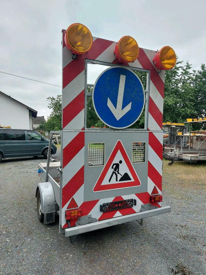 Trebbiner Absperrtafel vz615 616 Sperrwand Leitanhänger Sicherung - Pótkocsi: 5 kép. Trebbiner Absperrtafel vz615 616 Sperrwand Leitanhänger Sicherung - Pótkocsi: 5 kép.