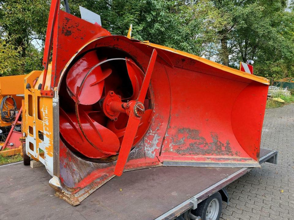 Schmidt Schneefräse Schneeschleuder für Unimog Traktor Beilhack - Hófúvó: 5 kép. Schmidt Schneefräse Schneeschleuder für Unimog Traktor Beilhack - Hófúvó: 5 kép.