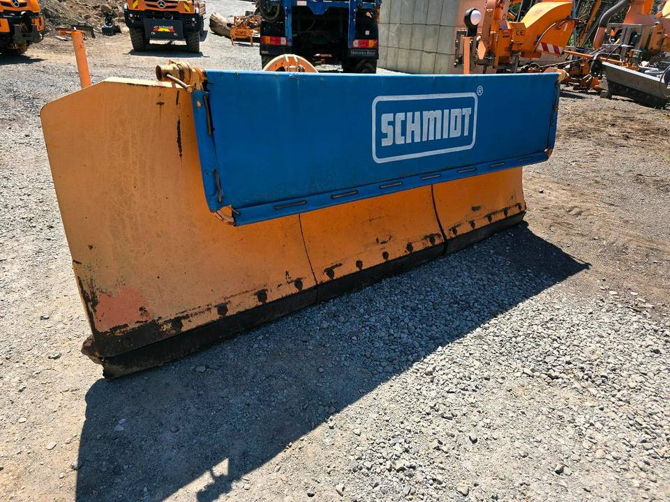 Schmidt Schneepflug MF 2.4 Schneeschieber Schneeschild Winterdienst Räumschild passend für Unimog 405/10 405/12 UGE UGN U300 U 300 400 500 - Hóeke: 4 kép. Schmidt Schneepflug MF 2.4 Schneeschieber Schneeschild Winterdienst Räumschild passend für Unimog 405/10 405/12 UGE UGN U300 U 300 400 500 - Hóeke: 4 kép.