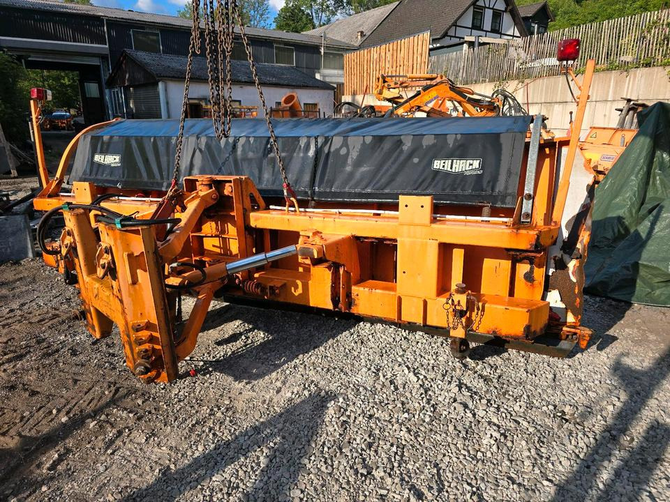 Schneepflug Beilhack PV 4m. Schneeschild Schneeschieber Schmidt Epoke passend für LKW Unimog 424 427 405 U 300 400 500 318 323 423 218 430 429 530 527 535 Mercedes-Benz Winterdienst - Hóeke: 2 kép. Schneepflug Beilhack PV 4m. Schneeschild Schneeschieber Schmidt Epoke passend für LKW Unimog 424 427 405 U 300 400 500 318 323 423 218 430 429 530 527 535 Mercedes-Benz Winterdienst - Hóeke: 2 kép.