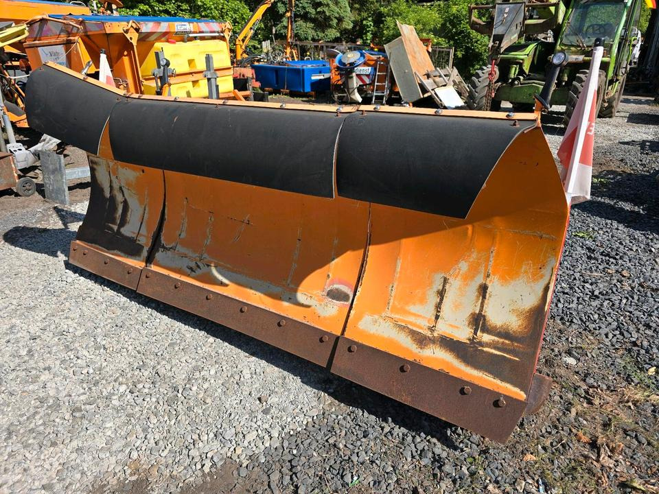 Schneepflug Gmeiner GVS 250 Kahlbacher 3m. Schneeschild Schneeschieber Schmidt Epoke passend für Unimog 424 427 405 U 300 400 500 318 323 423 218 430 429 530 527 535 Mercedes-Benz Winterdienst - Hóeke: 4 kép. Schneepflug Gmeiner GVS 250 Kahlbacher 3m. Schneeschild Schneeschieber Schmidt Epoke passend für Unimog 424 427 405 U 300 400 500 318 323 423 218 430 429 530 527 535 Mercedes-Benz Winterdienst - Hóeke: 4 kép.