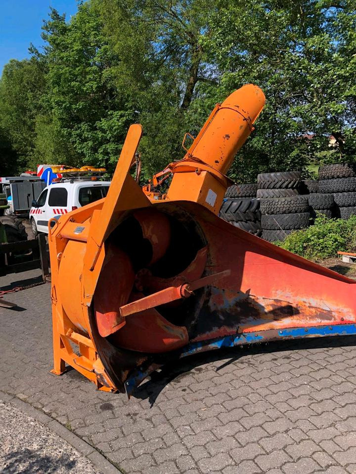 Schneeschleuder Beilhack HS 135 S Schneefräse Anbau- Schneeschleuder für Unimog 405 U300 U 400 500 405 423 430 530 318 527 427 327 - Hófúvó: 4 kép. Schneeschleuder Beilhack HS 135 S Schneefräse Anbau- Schneeschleuder für Unimog 405 U300 U 400 500 405 423 430 530 318 527 427 327 - Hófúvó: 4 kép.