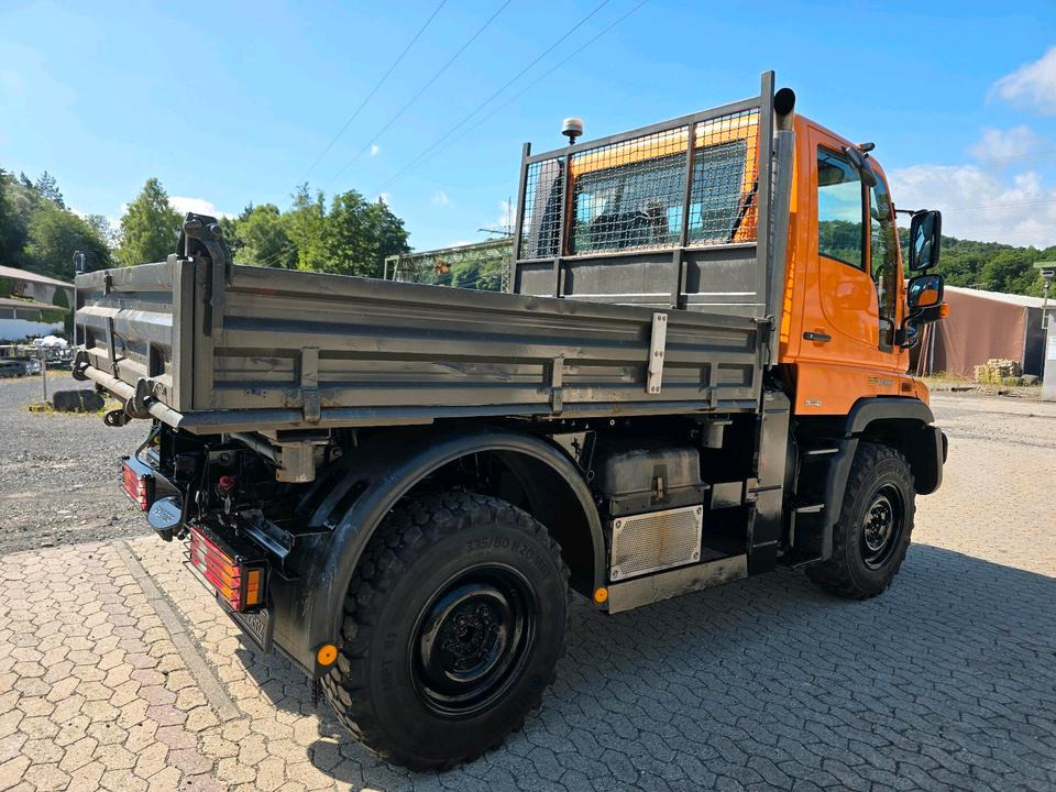 Unimog 405/10 U300 Bluetec 5 Mercedes-Benz U 300 290 400 500 UGE UGN Jotha Absetzkipper Absetzer - Hóeltakarító gép: 4 kép. Unimog 405/10 U300 Bluetec 5 Mercedes-Benz U 300 290 400 500 UGE UGN Jotha Absetzkipper Absetzer - Hóeltakarító gép: 4 kép.