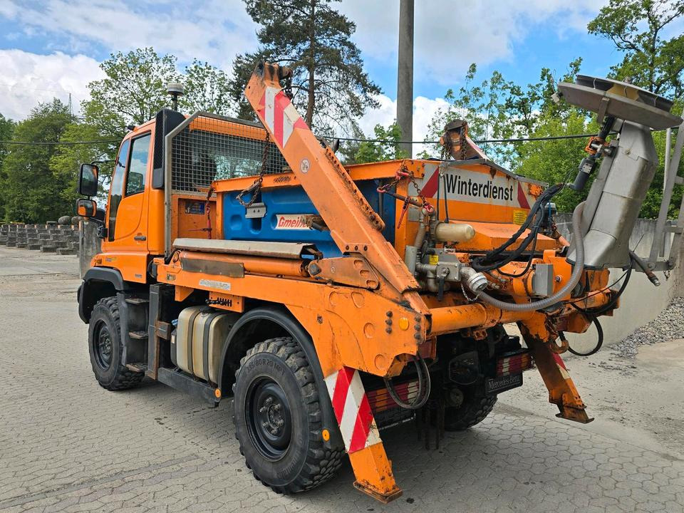 Unimog 405/10 U300 Bluetec 5 Mercedes-Benz U 300 UGE UGN mit Jotha Absetzkipper combi con 4518 Absetzer - Hóeltakarító gép: 2 kép. Unimog 405/10 U300 Bluetec 5 Mercedes-Benz U 300 UGE UGN mit Jotha Absetzkipper combi con 4518 Absetzer - Hóeltakarító gép: 2 kép.