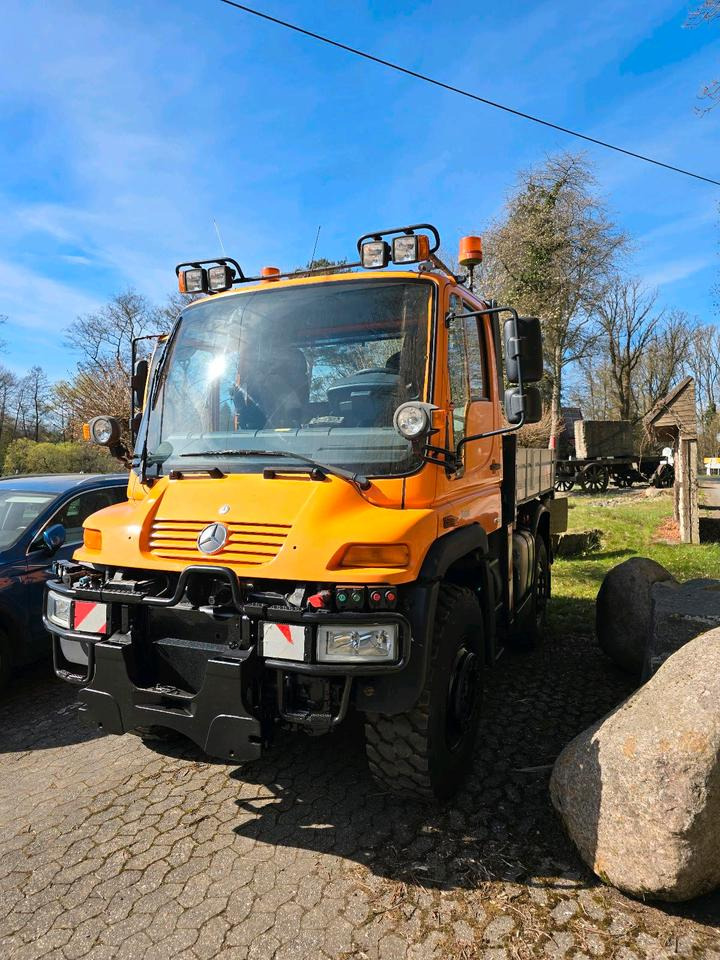 Unimog 405/10 U400 Bluetec 5 Leistungshydraulik Hydrostat U 400 500 300 Mercedes-Benz 318 218 430 423 427 - Hóeltakarító gép: 2 kép. Unimog 405/10 U400 Bluetec 5 Leistungshydraulik Hydrostat U 400 500 300 Mercedes-Benz 318 218 430 423 427 - Hóeltakarító gép: 2 kép.