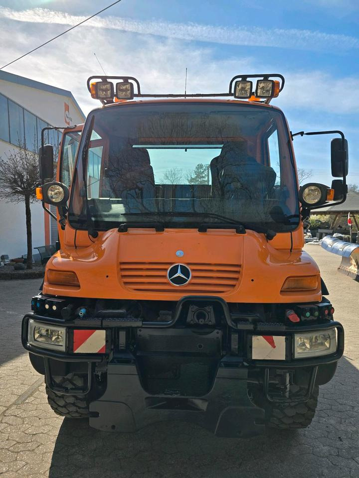 Unimog 405/10 U400 Bluetec 5 Leistungshydraulik Hydrostat U 400 500 300 Mercedes-Benz 318 218 430 423 427 - Hóeltakarító gép: 4 kép. Unimog 405/10 U400 Bluetec 5 Leistungshydraulik Hydrostat U 400 500 300 Mercedes-Benz 318 218 430 423 427 - Hóeltakarító gép: 4 kép.