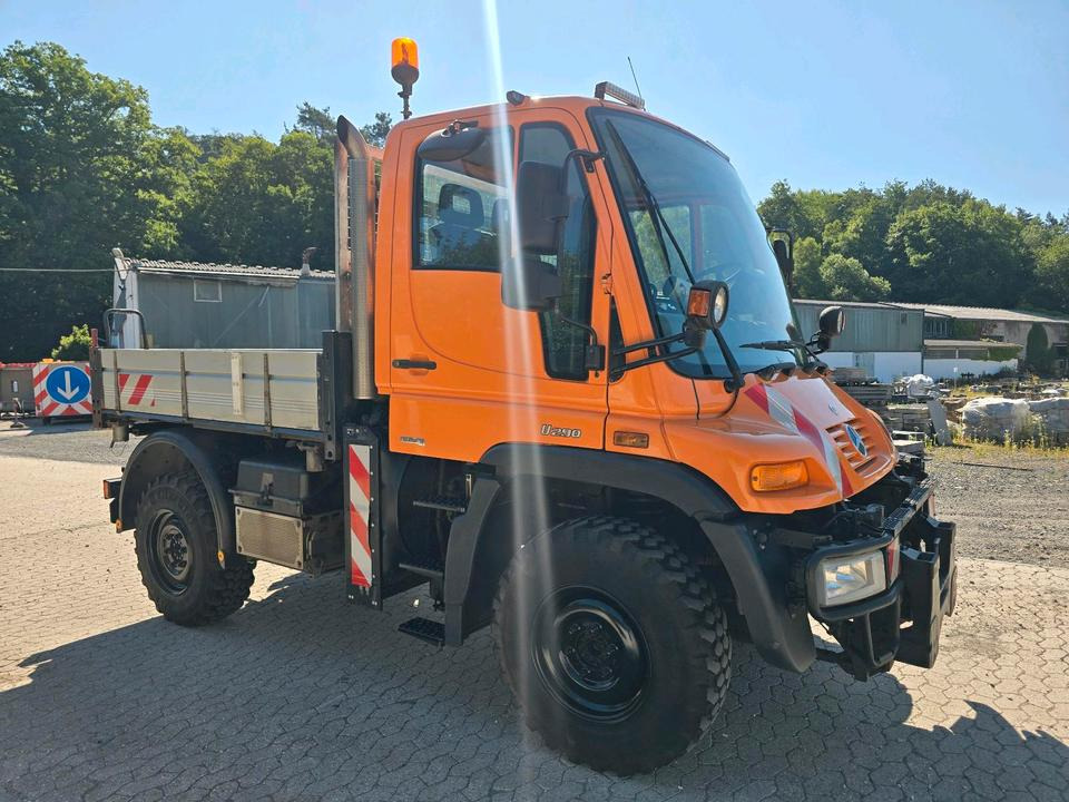 Unimog U290 405/10 UGN UGE Mercedes-Benz U 290 300 400 500 405/12 Kipper Pritsche - Hóeltakarító gép: 3 kép. Unimog U290 405/10 UGN UGE Mercedes-Benz U 290 300 400 500 405/12 Kipper Pritsche - Hóeltakarító gép: 3 kép.