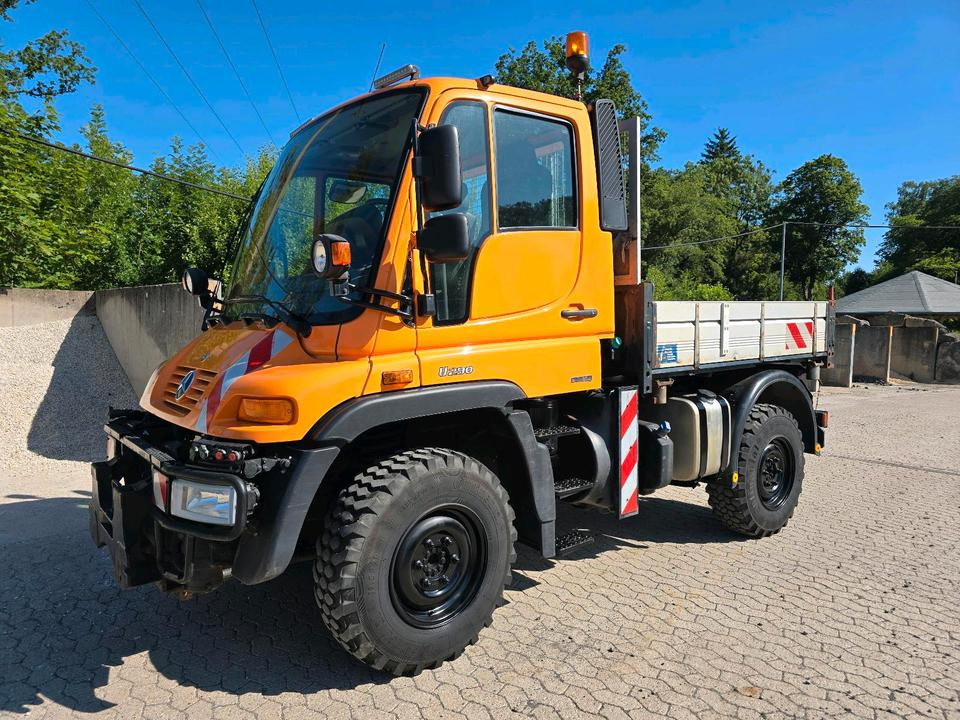 Unimog U290 405/10 UGN UGE Mercedes-Benz U 290 300 400 500 405/12 Kipper Pritsche - Hóeltakarító gép: 1 kép. Unimog U290 405/10 UGN UGE Mercedes-Benz U 290 300 400 500 405/12 Kipper Pritsche - Hóeltakarító gép: 1 kép.