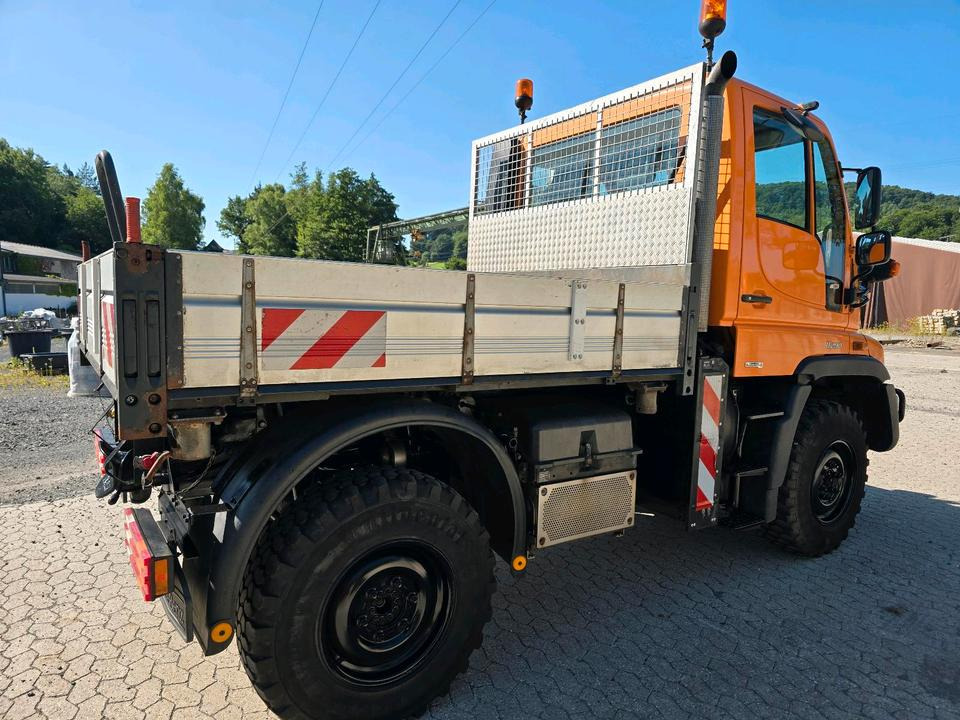 Unimog U290 405/10 UGN UGE Mercedes-Benz U 290 300 400 500 405/12 Kipper Pritsche - Hóeltakarító gép: 4 kép. Unimog U290 405/10 UGN UGE Mercedes-Benz U 290 300 400 500 405/12 Kipper Pritsche - Hóeltakarító gép: 4 kép.