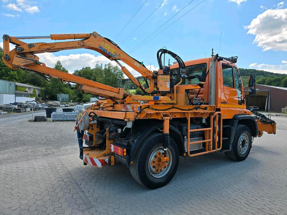 Unimog U400 405/12 6-Zylinder mit Mulag Böschungsmäher Böschungsmulcher Frontmäher Randstreifenmäher Mercedes-Benz U 400 300 500 - Hóeltakarító gép: 3 kép. Unimog U400 405/12 6-Zylinder mit Mulag Böschungsmäher Böschungsmulcher Frontmäher Randstreifenmäher Mercedes-Benz U 400 300 500 - Hóeltakarító gép: 3 kép.