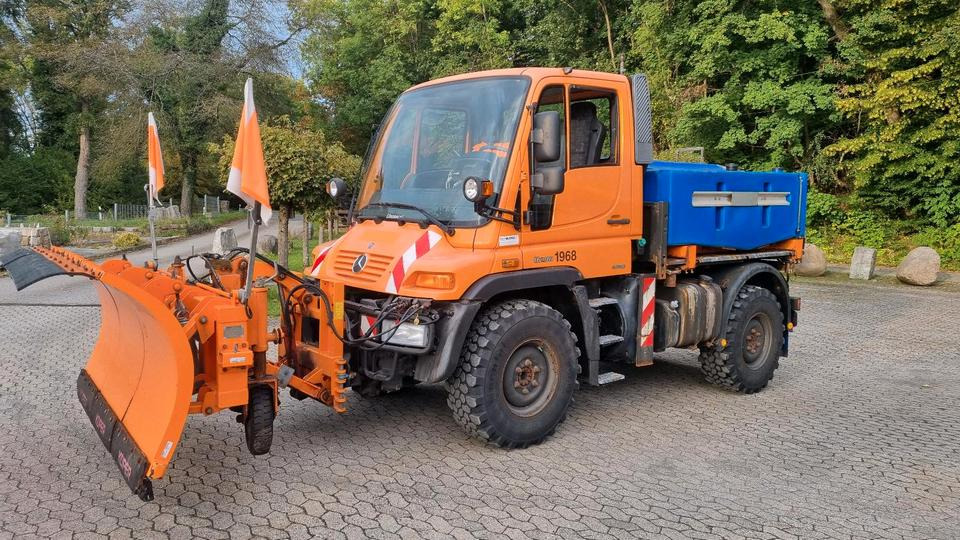 Zu Vermieten Unimog U 290 300 400 500 mit Winterdienstausstattung Schmidt Stratos Schneepflug Mercedes Benz - Hóeltakarító gép: 1 kép. Zu Vermieten Unimog U 290 300 400 500 mit Winterdienstausstattung Schmidt Stratos Schneepflug Mercedes Benz - Hóeltakarító gép: 1 kép.
