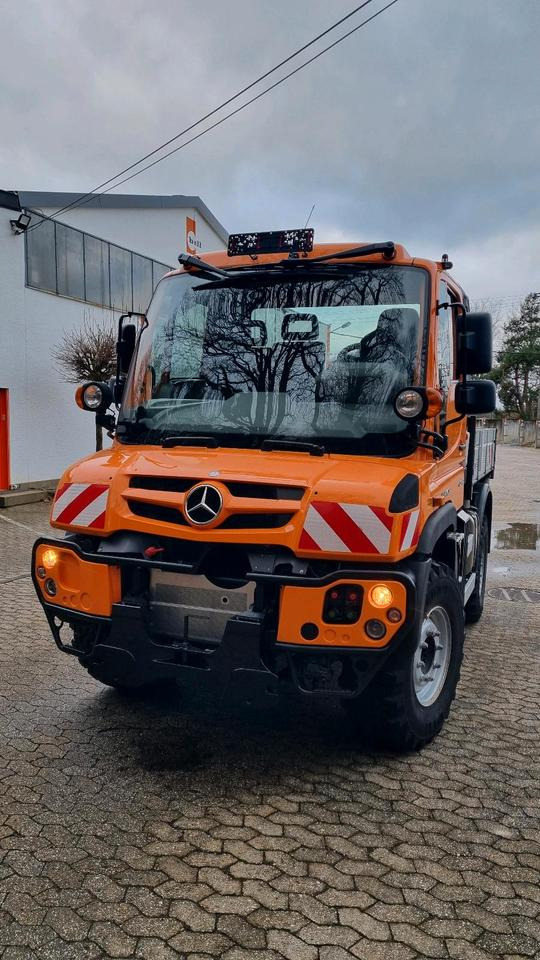 Zu vermieten Unimog 405 U318 423 429 430 Mercedes Benz 318 527 Vermietung - Hóeltakarító gép: 2 kép. Zu vermieten Unimog 405 U318 423 429 430 Mercedes Benz 318 527 Vermietung - Hóeltakarító gép: 2 kép.