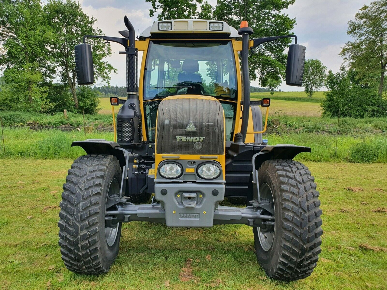 Fendt 313 V SCR, VARIO* nur 1.700Std* TMS, - Traktor: 4 kép. Fendt 313 V SCR, VARIO* nur 1.700Std* TMS, - Traktor: 4 kép.