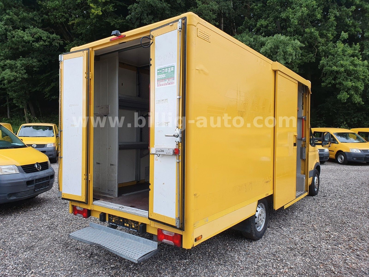 Iveco Daily 1.Hand*EU4* Regale Integralkoffer DHL POST - Furgon: 5 kép. Iveco Daily 1.Hand*EU4* Regale Integralkoffer DHL POST - Furgon: 5 kép.