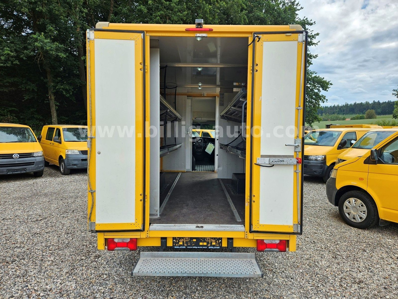 Iveco Daily Koffer Postkoffer Euro 5 Facelift Camper - Autó: 5 kép. Iveco Daily Koffer Postkoffer Euro 5 Facelift Camper - Autó: 5 kép.