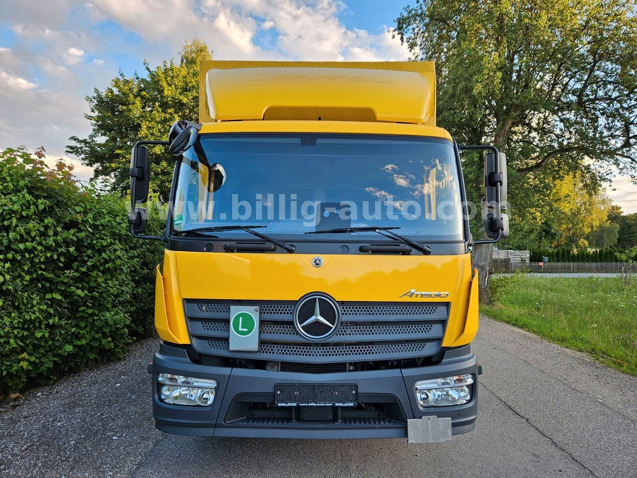 Mercedes-Benz Atego 1327 L * BREMS/SPUR-ASS*DIFF.*LBW*AHK*7.2m - Dobozos felépítményű teherautó: 4 kép. Mercedes-Benz Atego 1327 L * BREMS/SPUR-ASS*DIFF.*LBW*AHK*7.2m - Dobozos felépítményű teherautó: 4 kép.