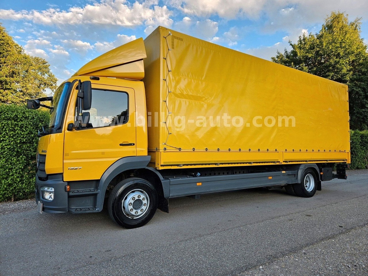 Mercedes-Benz Atego 1327 L * BREMS/SPUR-ASS*DIFF.*LBW*AHK*7.2m - Dobozos felépítményű teherautó: 3 kép. Mercedes-Benz Atego 1327 L * BREMS/SPUR-ASS*DIFF.*LBW*AHK*7.2m - Dobozos felépítményű teherautó: 3 kép.
