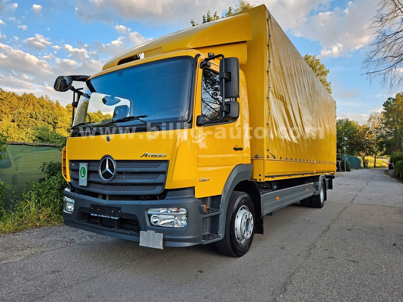 Mercedes-Benz Atego 1327 L BREMS/SPUR-ASS*DIFF-Sperre*AHK*7.2 - Platós teherautó: 2 kép. Mercedes-Benz Atego 1327 L BREMS/SPUR-ASS*DIFF-Sperre*AHK*7.2 - Platós teherautó: 2 kép.
