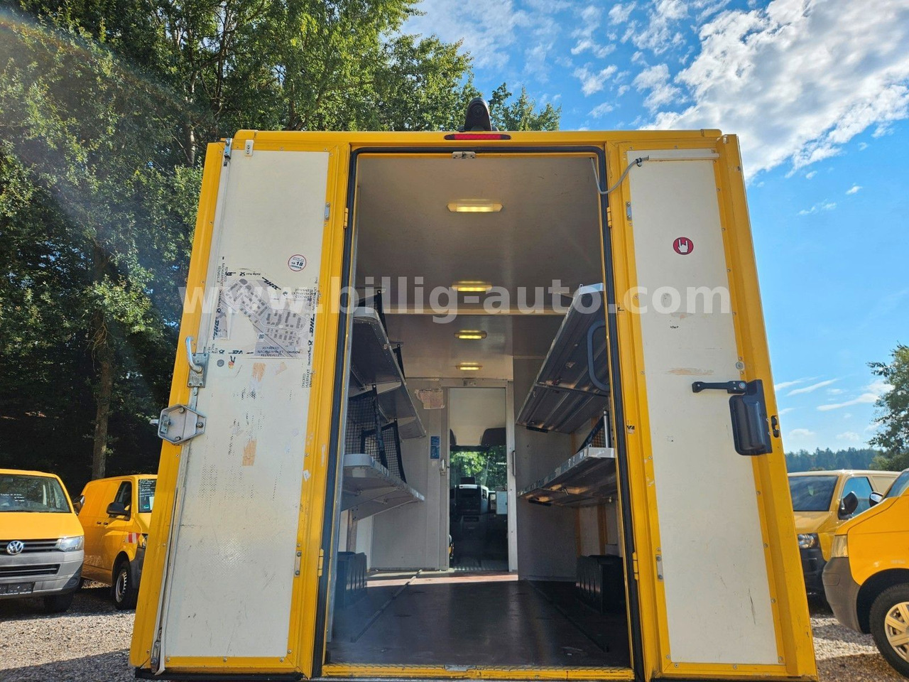 Mercedes-Benz Sprinter Koffer Integralkoffer Camper Wohnmobil - Dobozos kisteherautó: 4 kép. Mercedes-Benz Sprinter Koffer Integralkoffer Camper Wohnmobil - Dobozos kisteherautó: 4 kép.