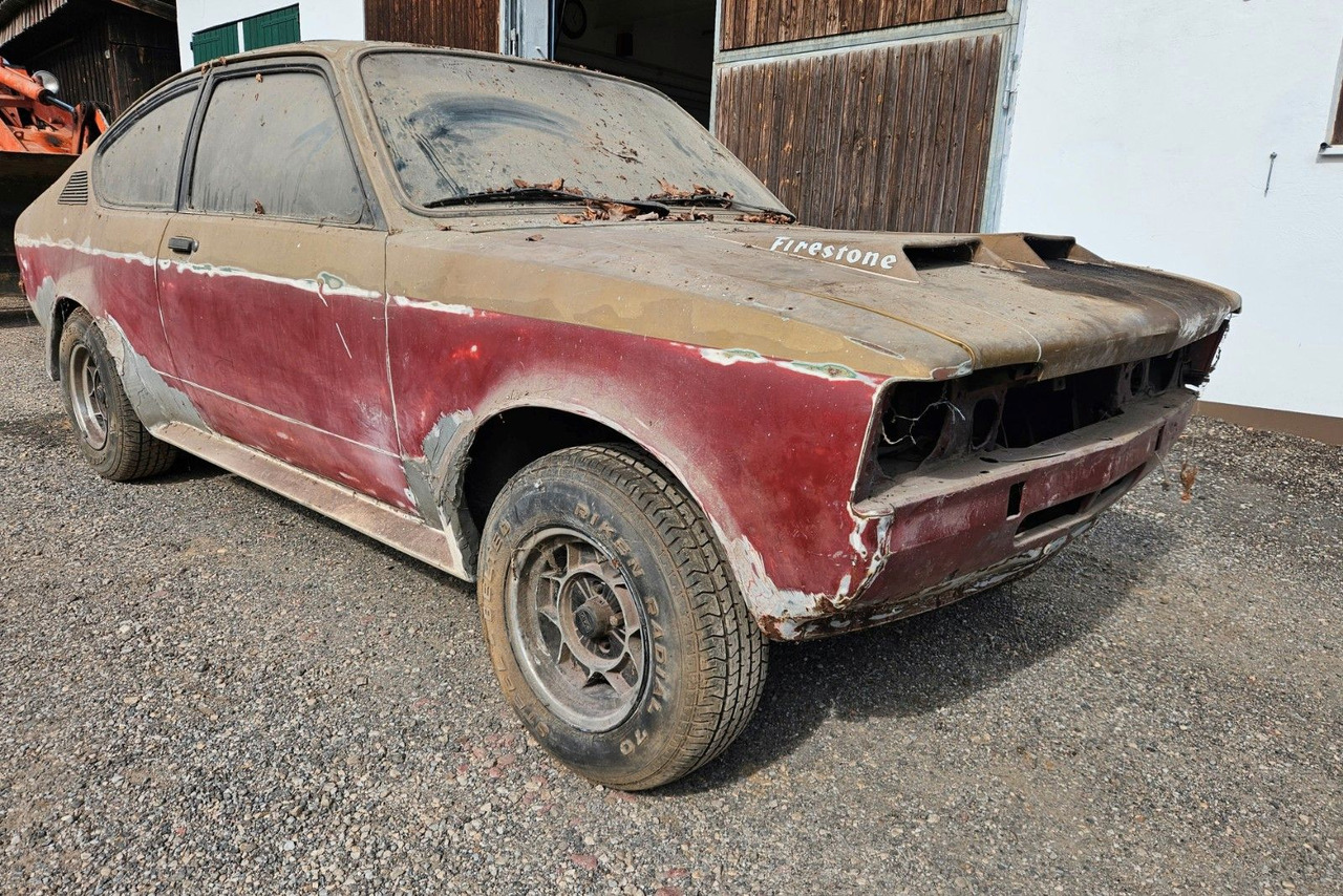 Opel Kadett C Rallye 2.0E Coupe Nr.13 Scheunenfund - Autó: 1 kép. Opel Kadett C Rallye 2.0E Coupe Nr.13 Scheunenfund - Autó: 1 kép.