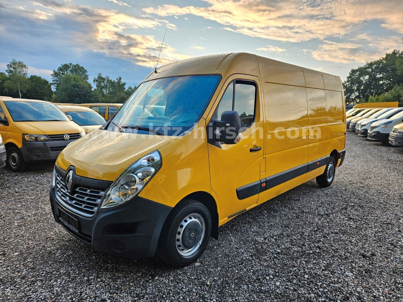 Renault Master EURO 6 *Klima*EU6*Bluetooth*Kamera*MAXI - Furgon: 4 kép. Renault Master EURO 6 *Klima*EU6*Bluetooth*Kamera*MAXI - Furgon: 4 kép.