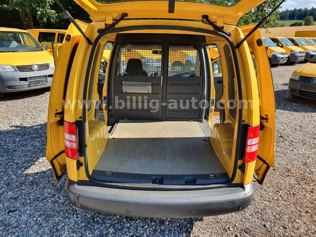 Volkswagen Caddy 2.0 TDI* EURO5*1.Hand*S-heft*2xSchiebetüre - Kisbusz: 5 kép. Volkswagen Caddy 2.0 TDI* EURO5*1.Hand*S-heft*2xSchiebetüre - Kisbusz: 5 kép.