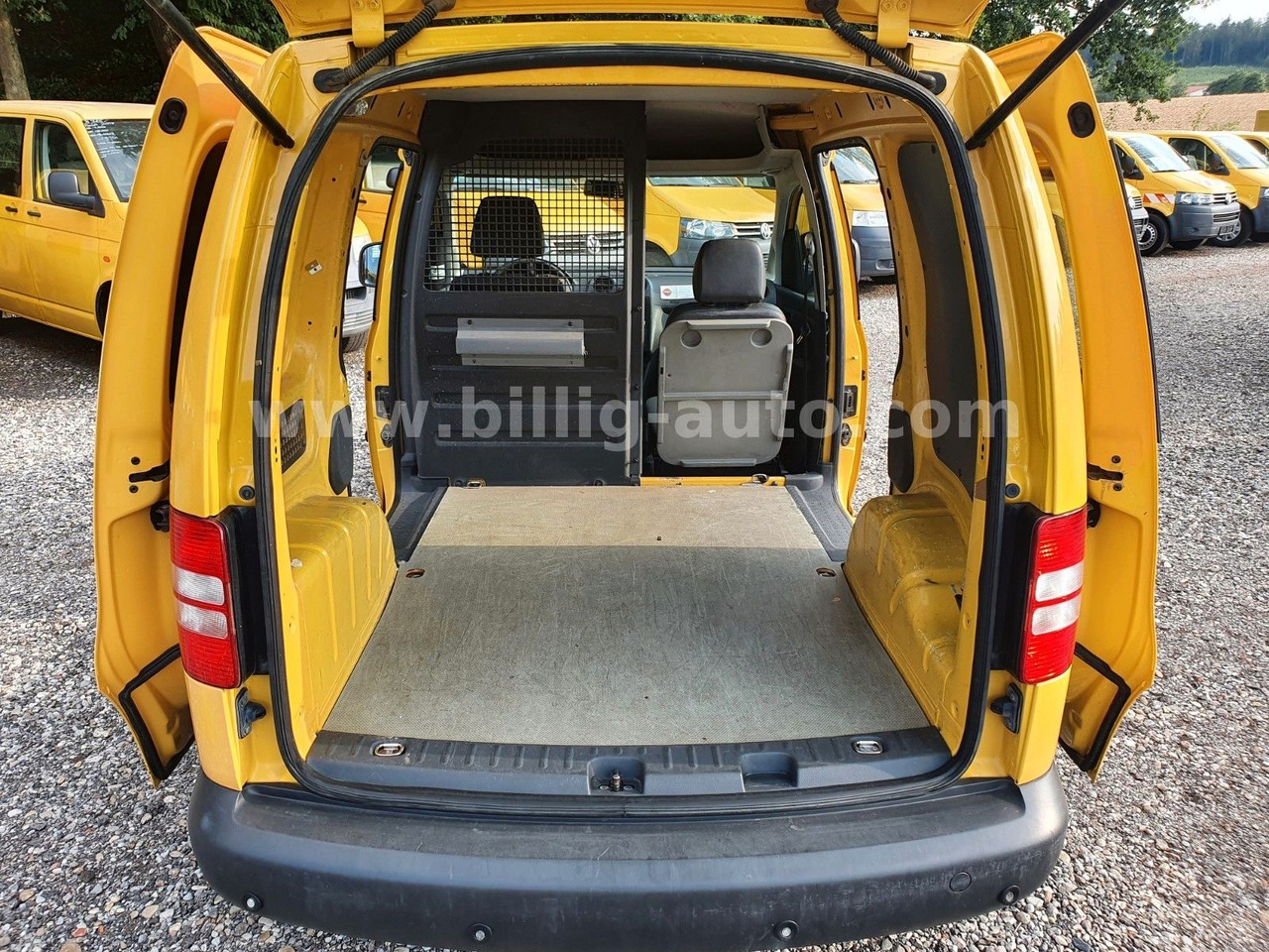 Volkswagen Caddy 2.0 TDI*FLEX-SITZ-PLUS*S-heft*2xS-Türe*EU5 - Kisbusz: 4 kép. Volkswagen Caddy 2.0 TDI*FLEX-SITZ-PLUS*S-heft*2xS-Türe*EU5 - Kisbusz: 4 kép.